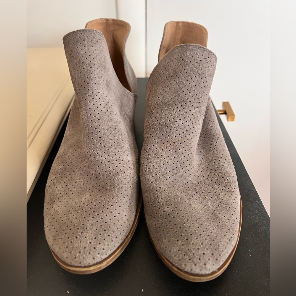 Luck brandy Birtie Grey Suede ankle booties size 10